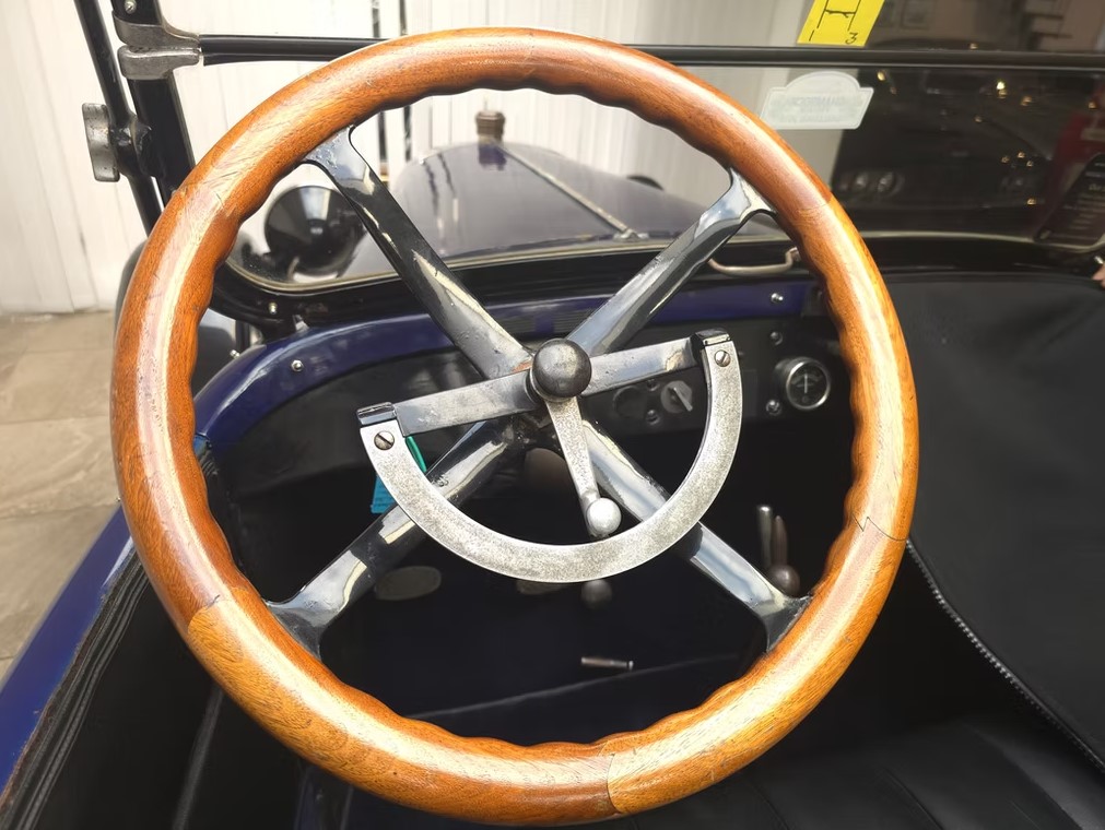 1918 Chalmers Six-30 Open Tourer-19