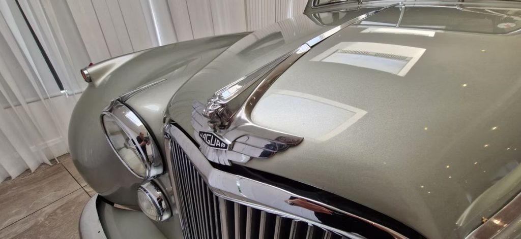 1952 Jaguar MK VII-10