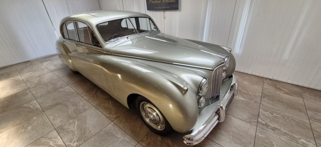 1952 Jaguar MK VII-14