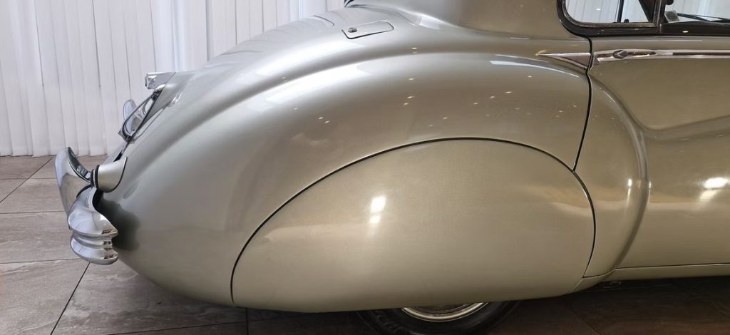 1952 Jaguar MK VII-16