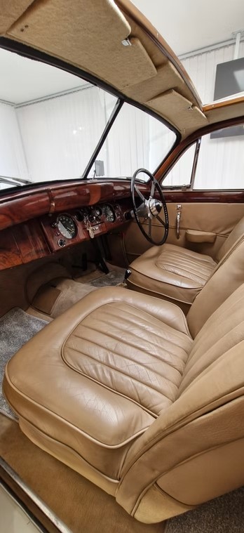 1952 Jaguar MK VII-21
