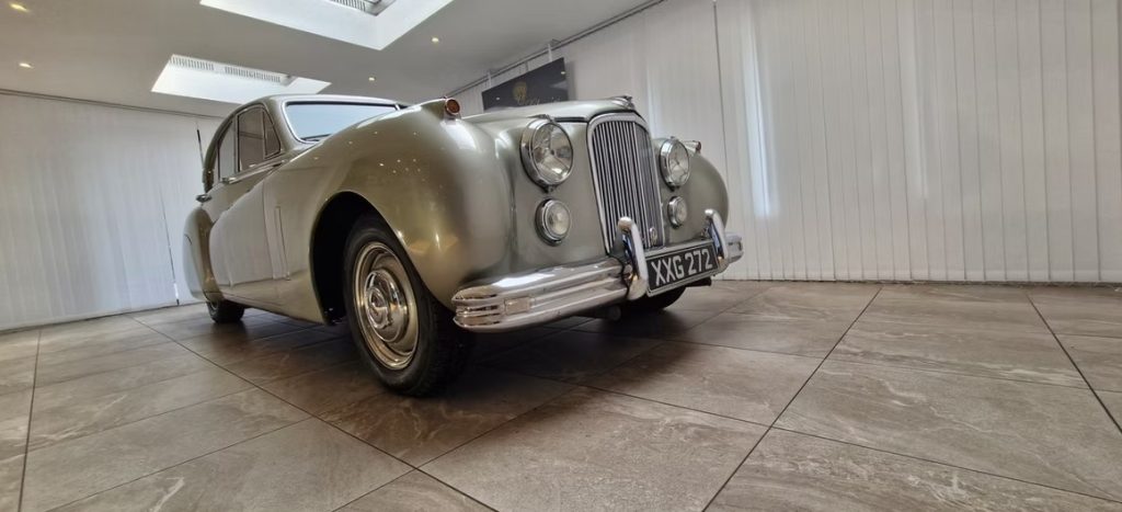 1952 Jaguar MK VII-24