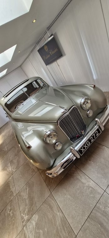 1952 Jaguar MK VII-29