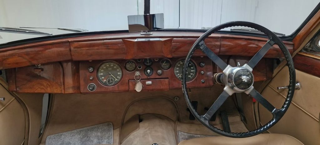 1952 Jaguar MK VII-33