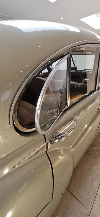 1952 Jaguar MK VII-37