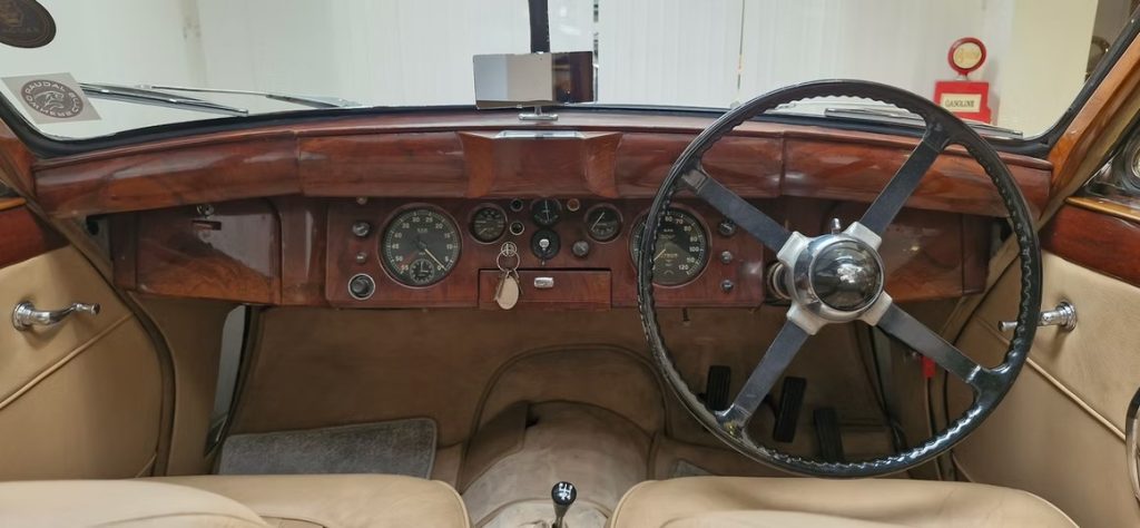 1952 Jaguar MK VII-41