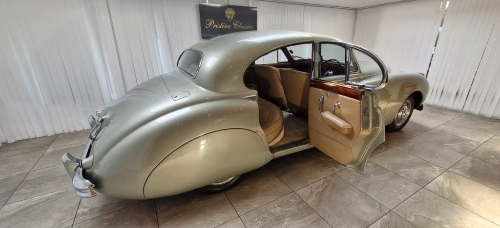 1952 Jaguar MK VII-9
