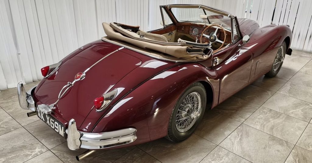 1955 Jaguar XK140 DHC-16