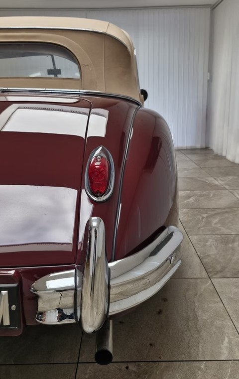 1955 Jaguar XK140 DHC-17