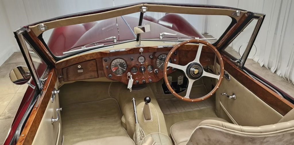 1955 Jaguar XK140 DHC-32