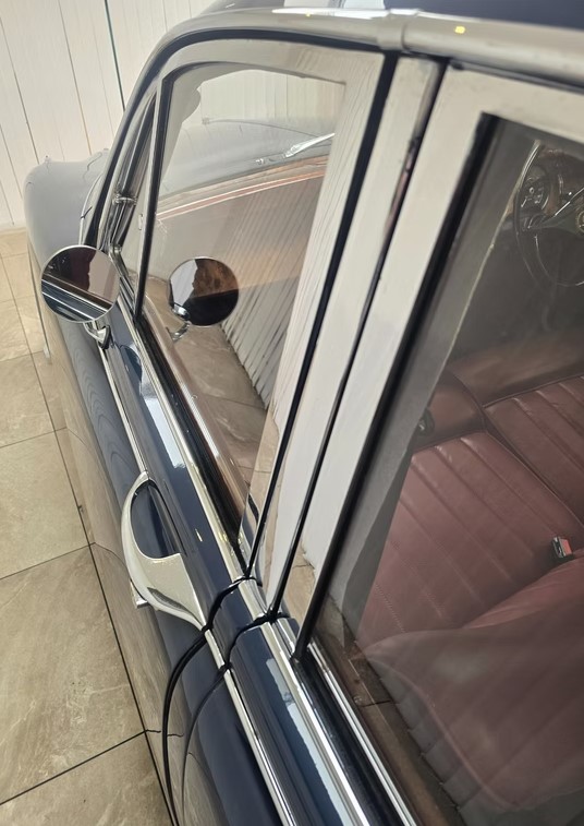 1964 Daimler 2.5 V8 Automatic 32