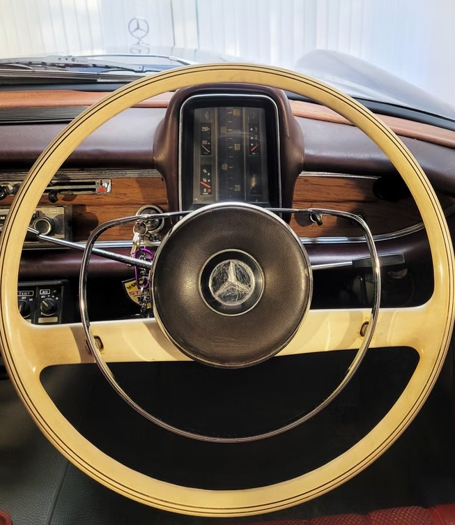 1965 Mercedes Fintail-8