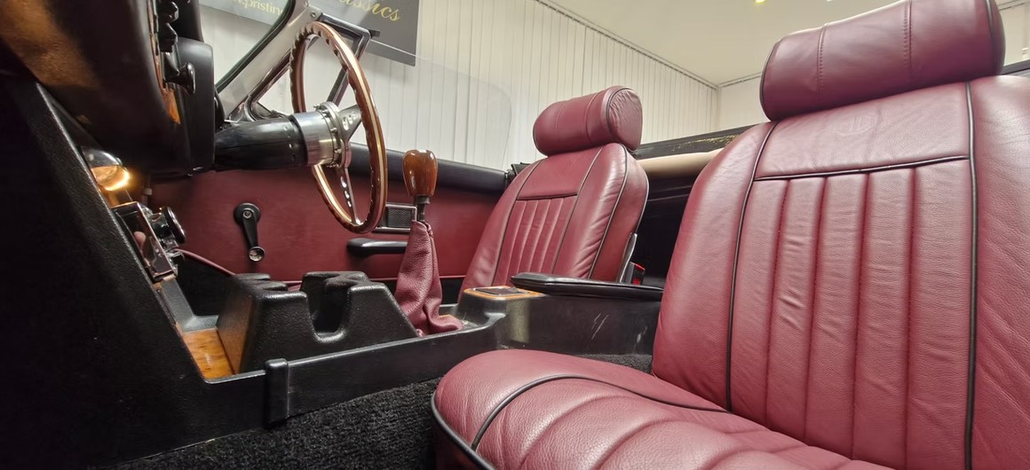 1973 MG MGB Roadster-17
