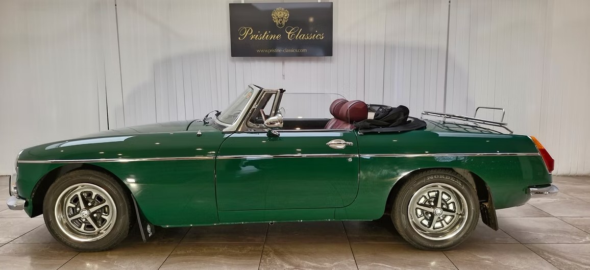 1973 MG MGB Roadster-2
