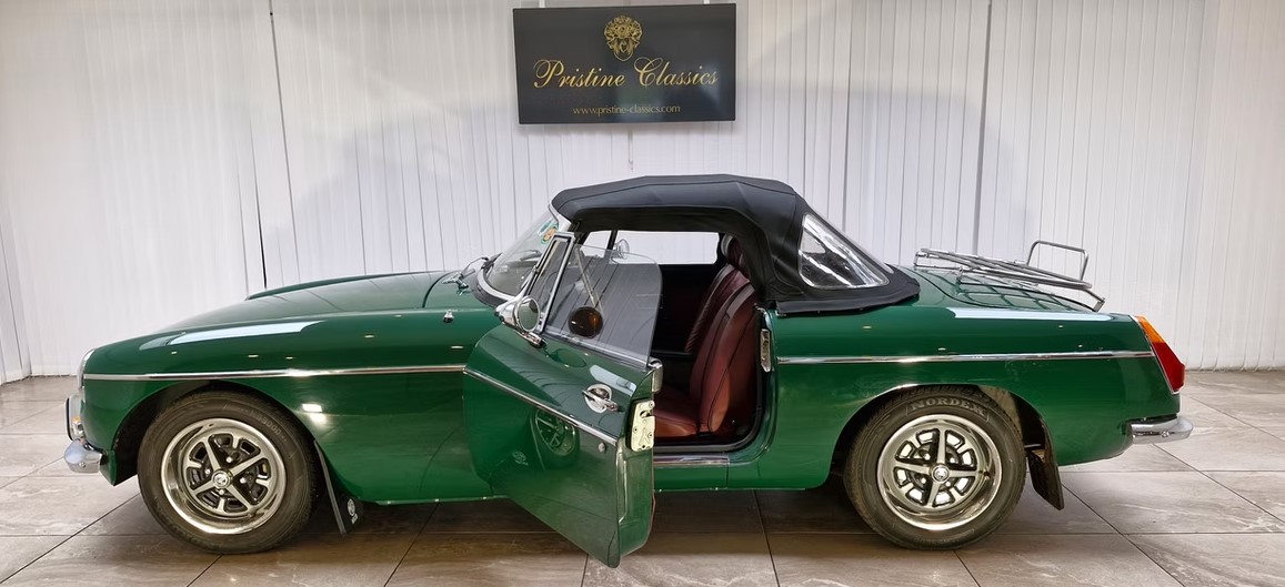 1973 MG MGB Roadster-22