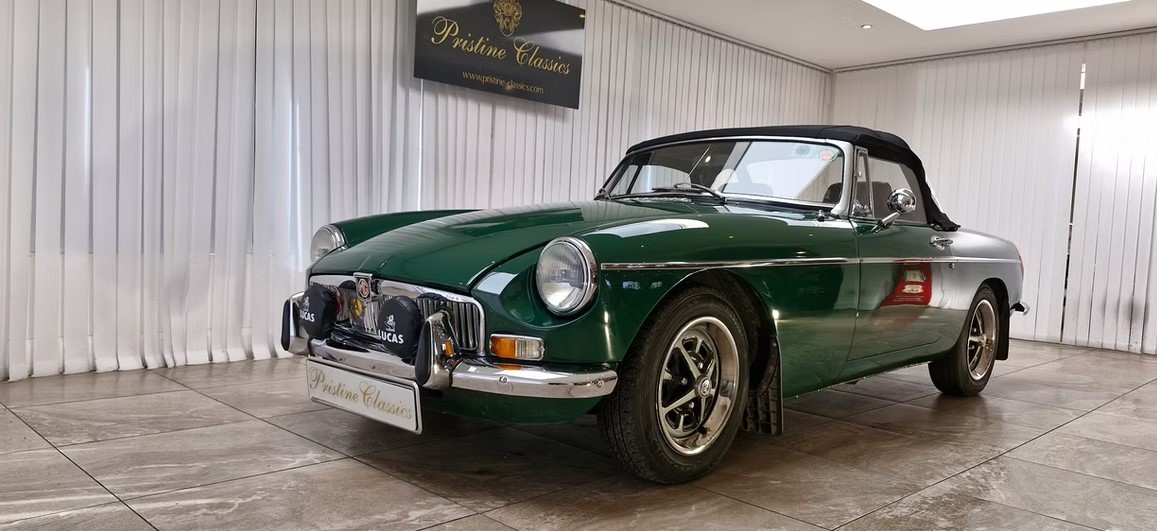 1973 MG MGB Roadster-23