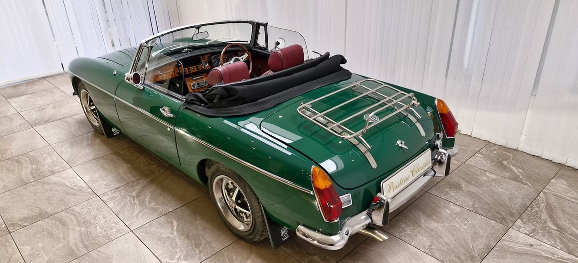 1973 MG MGB Roadster-5
