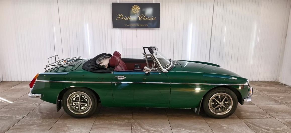 1973 MG MGB Roadster-6
