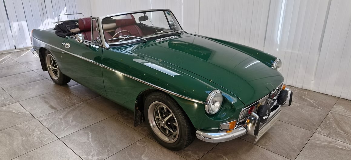 1973 MG MGB Roadster-7