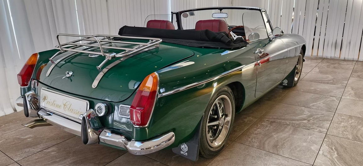 1973 MG MGB Roadster-9