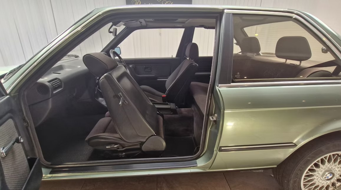 1985 BMW 320i-15