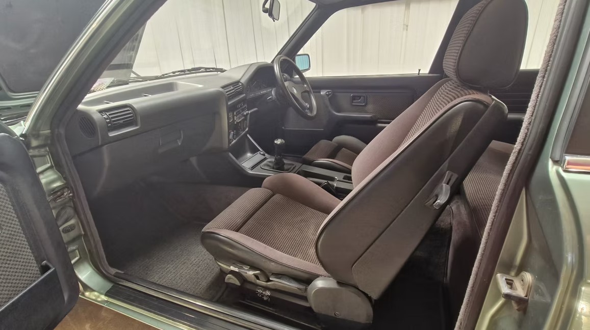 1985 BMW 320i-16