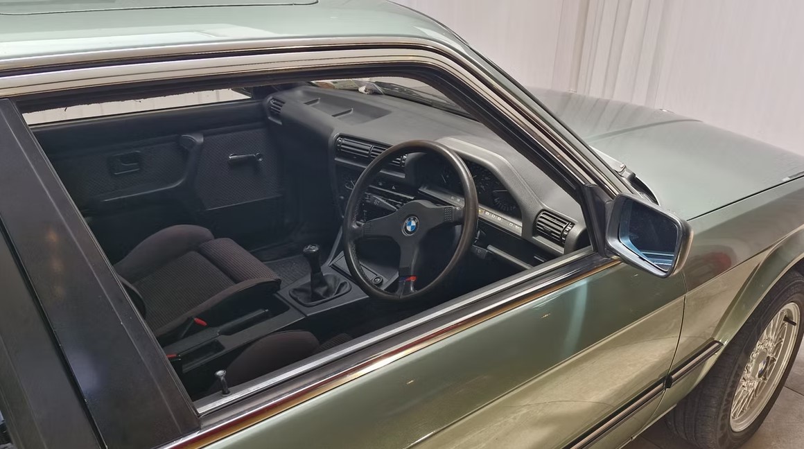 1985 BMW 320i-19