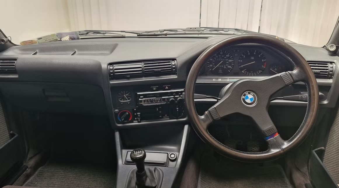 1985 BMW 320i-23