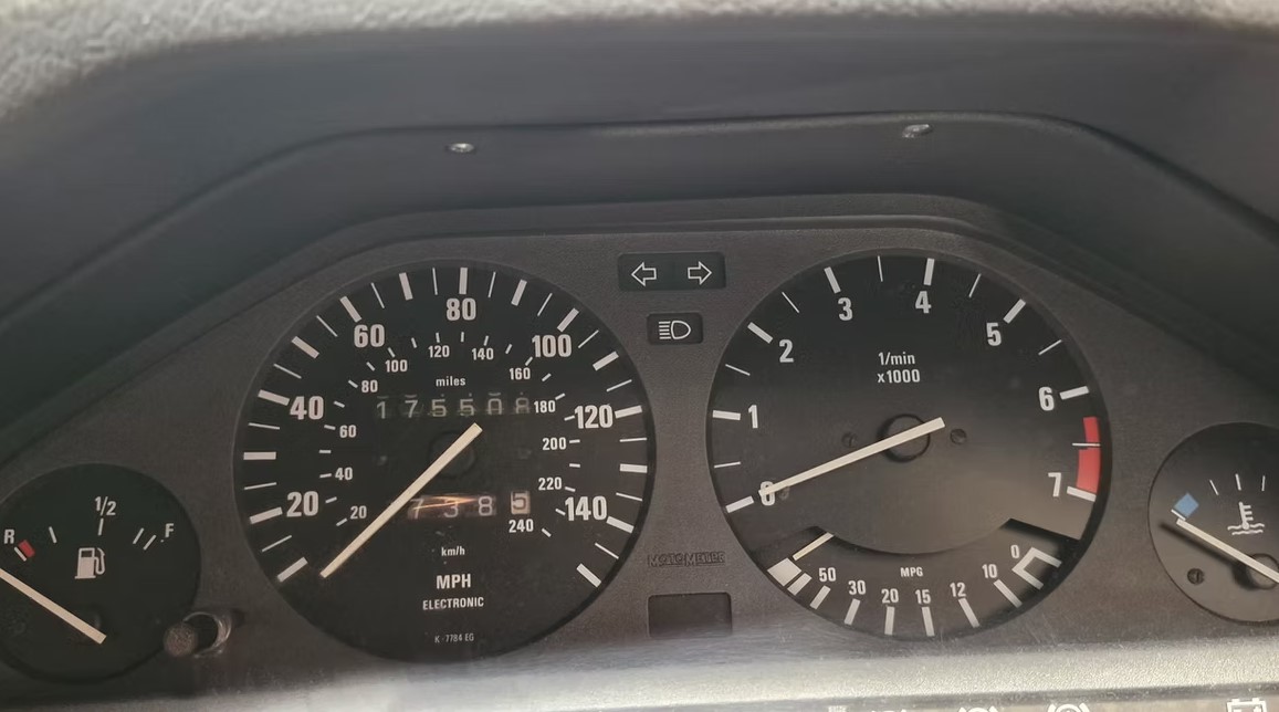 1985 BMW 320i-25