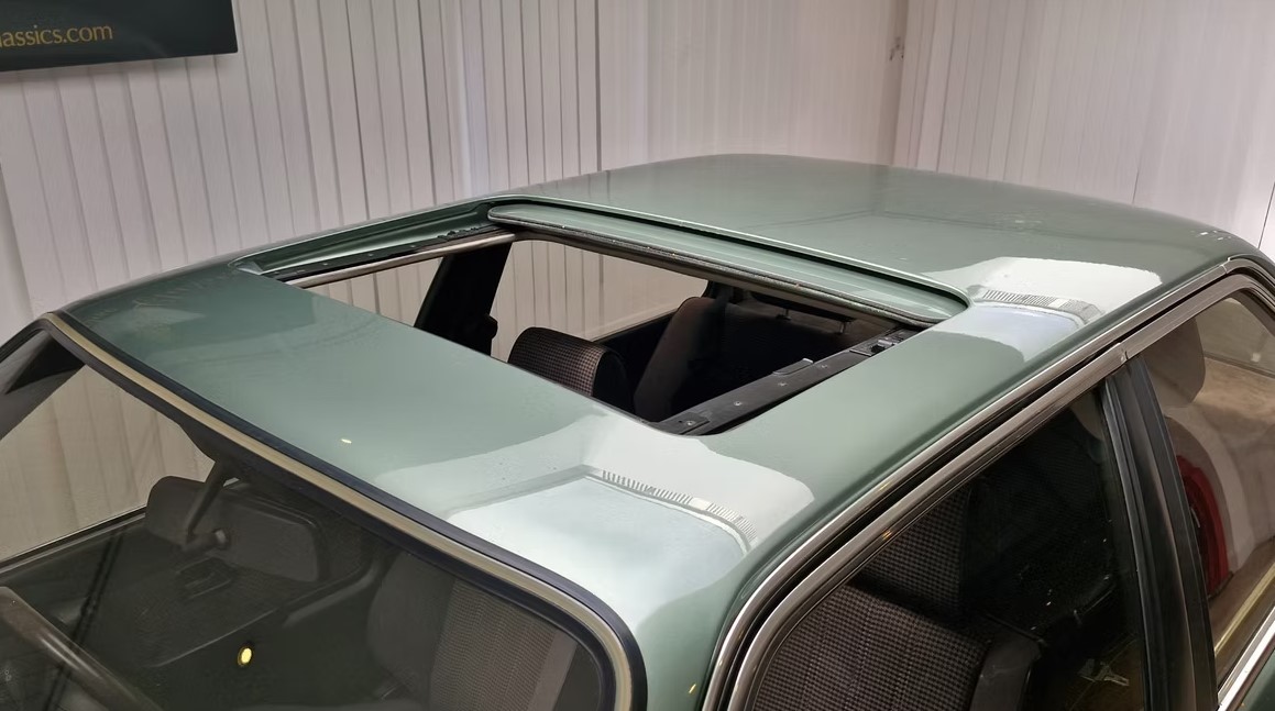 1985 BMW 320i-29