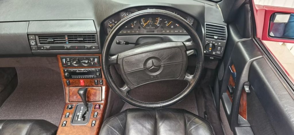 1990 Mercedes-Benz 500 SL-32