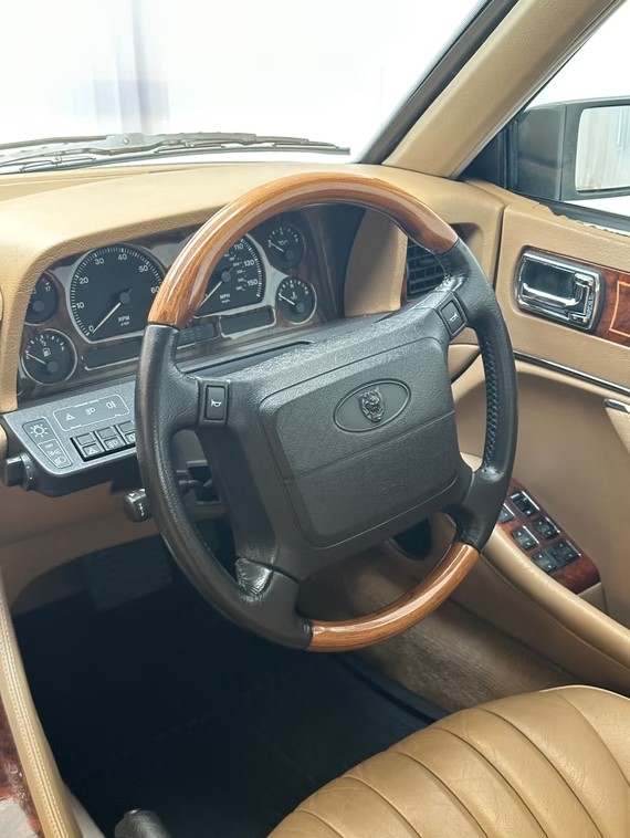 1994 Jagualr XJ81