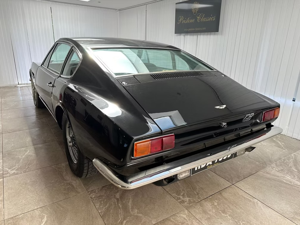 Aston Martin DBS 12