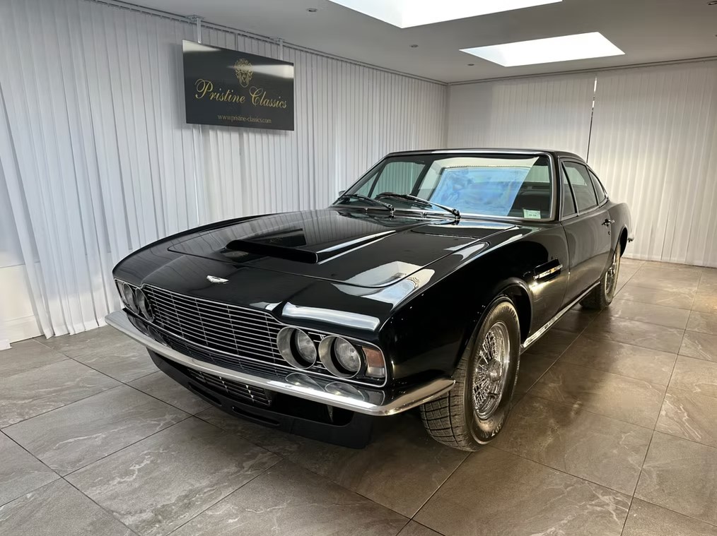 Aston Martin DBS 8