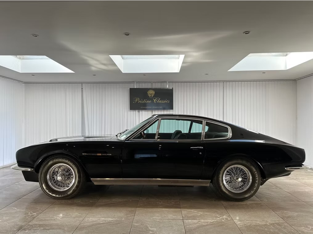 Aston Martin DBS 9