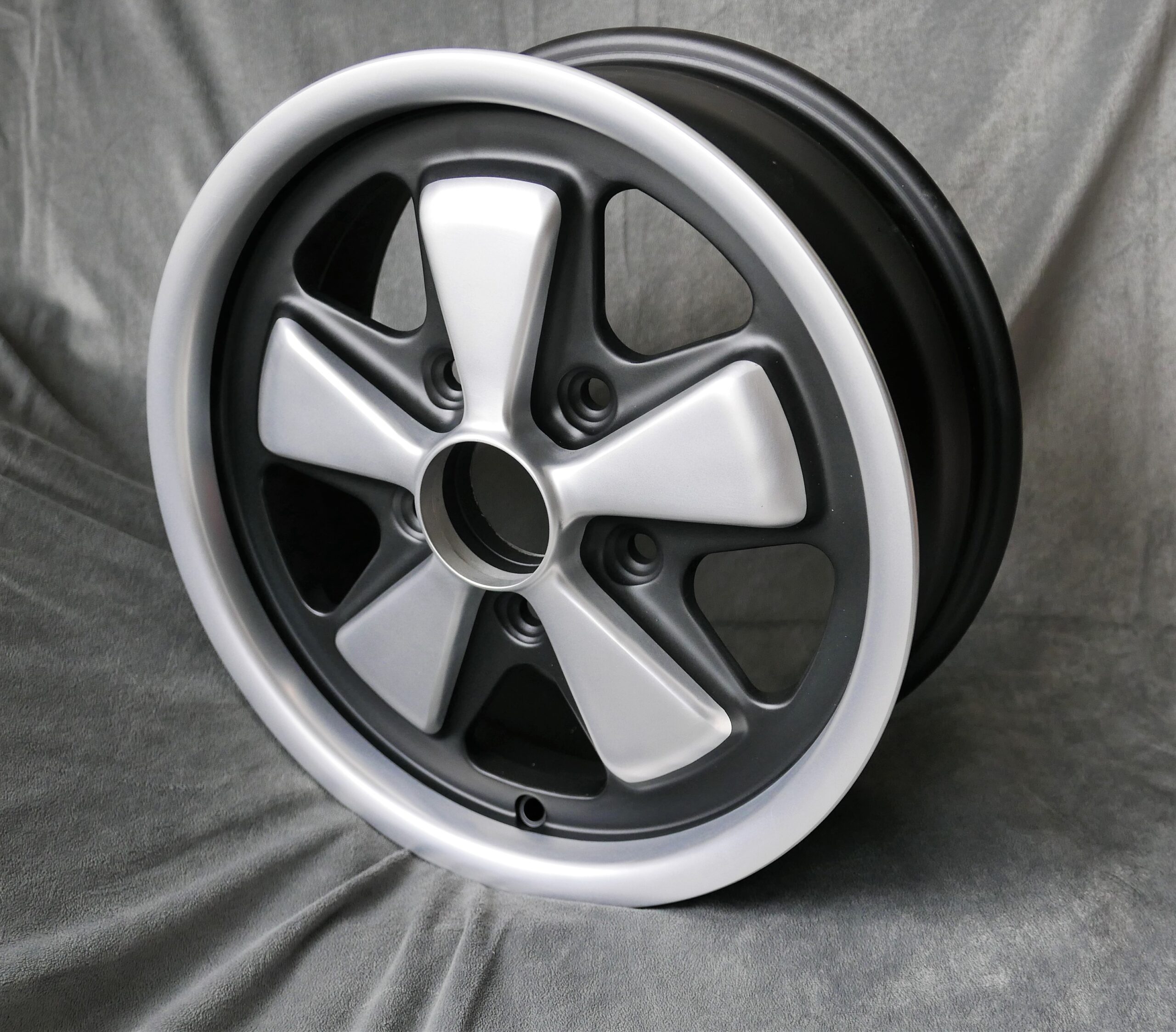 Maxilite 5-Spoke Style (Flat Six) 6x15 5x130 - MX160015NZ