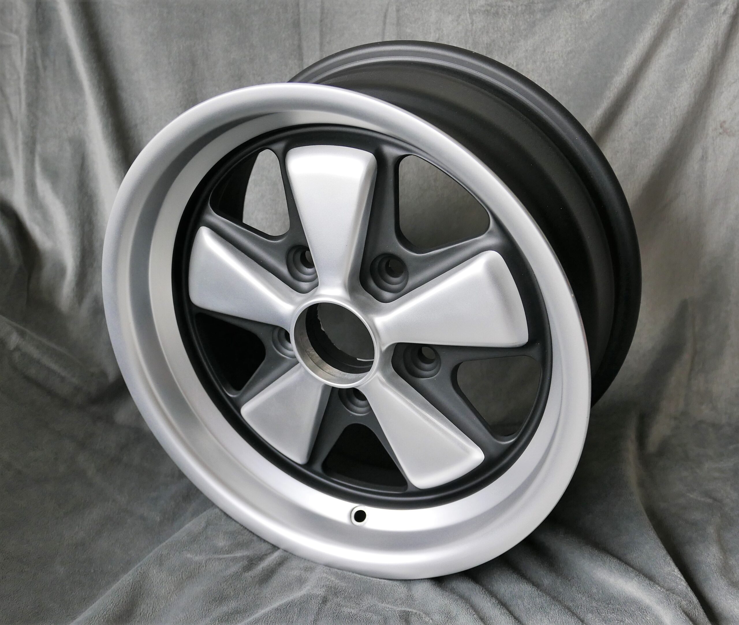 Maxilite 5-Spoke Style (72 Design) 7x15 5x130 - MX170015NZ