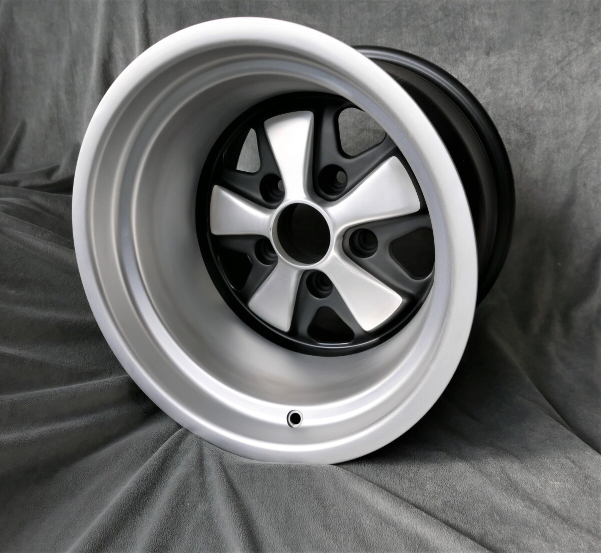 Maxilite 5-Spoke Style 11x15 – Porsche 911 SC