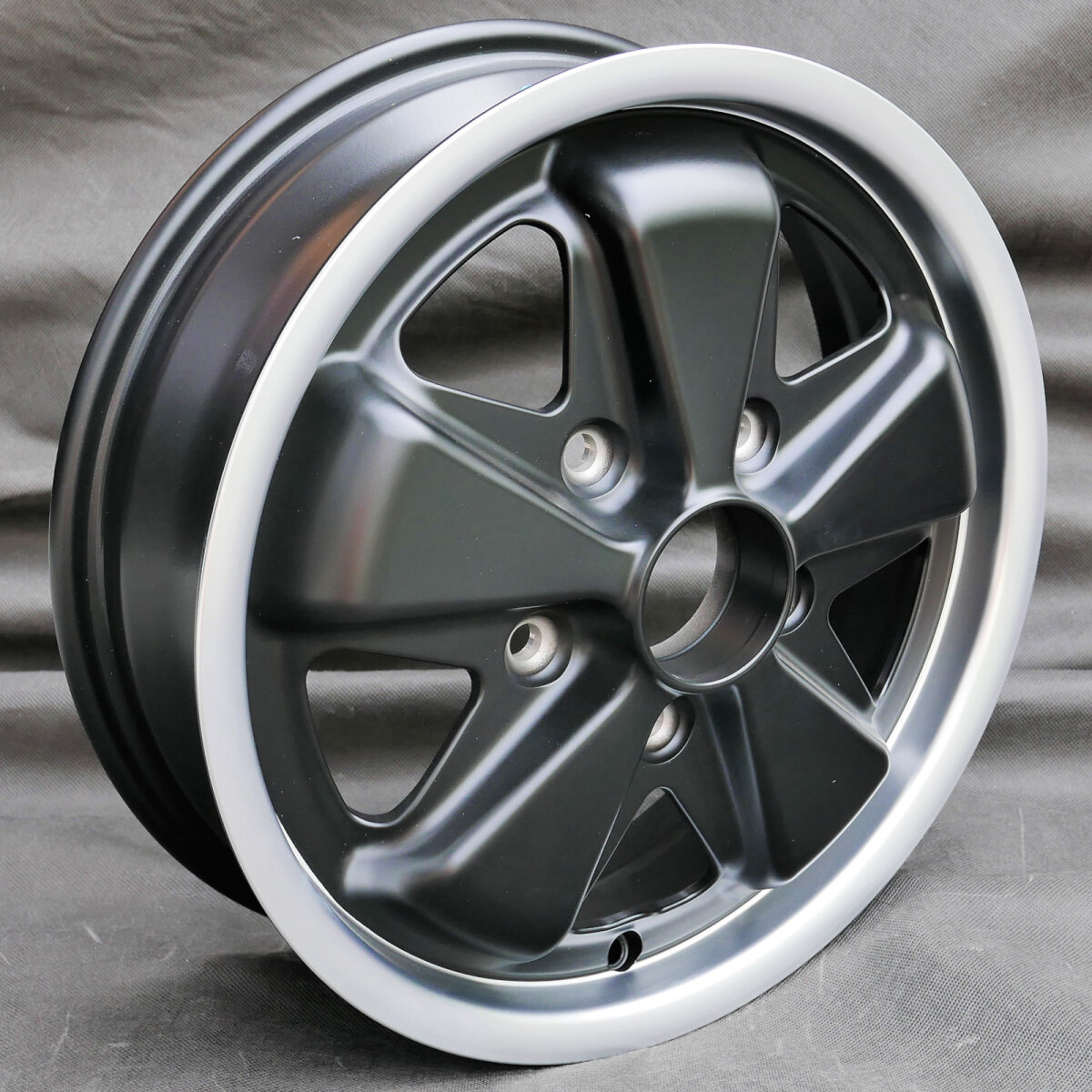 Maxilite 5-Spoke Style 4,5x15 – Porsche 911 1963-1968