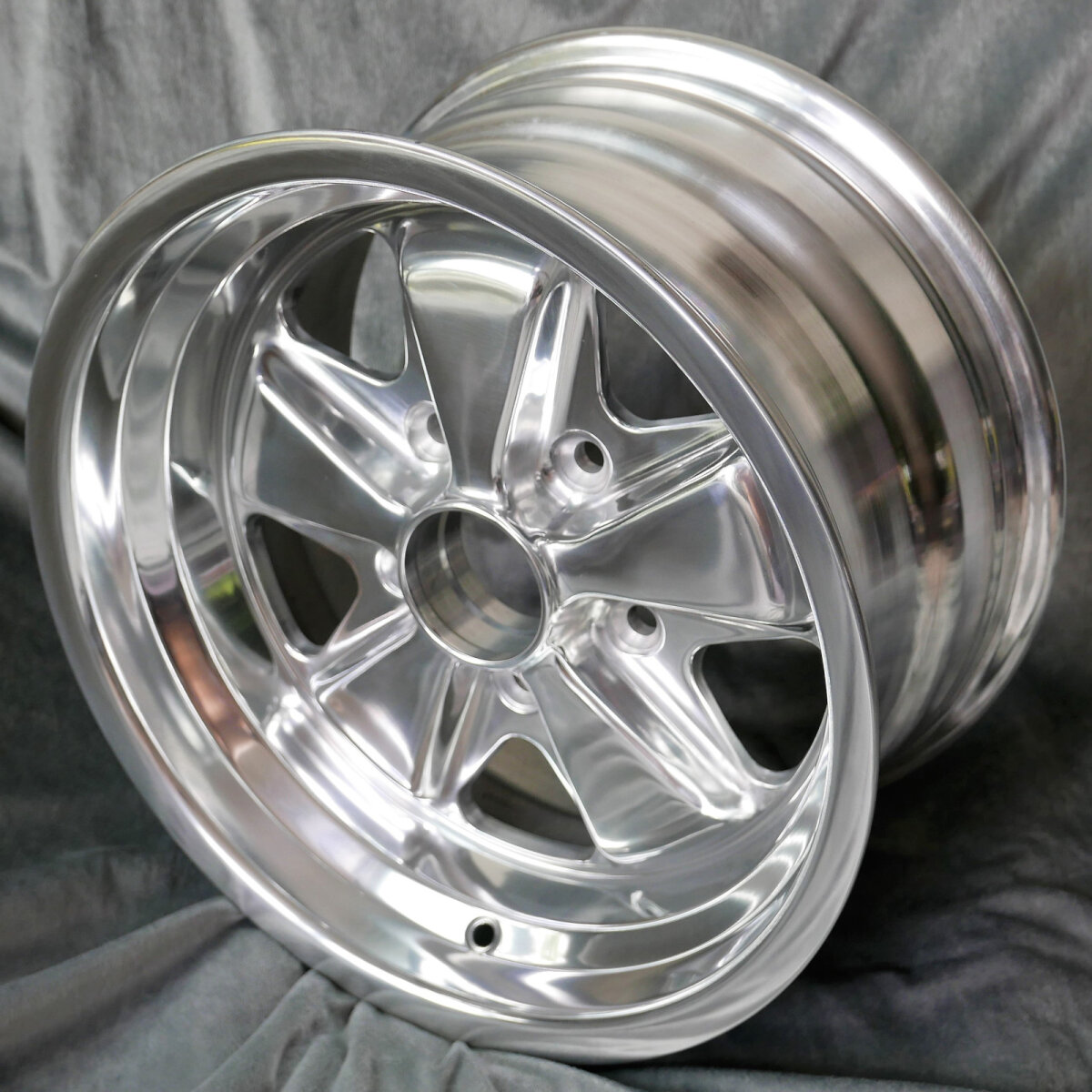 Maxilite 5-Spoke Style 8x15 – Porsche 944 1981-1986