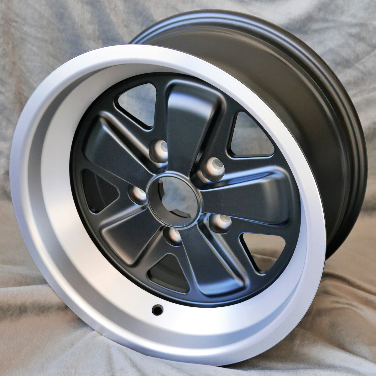 Maxilite 5-Spoke Style 8x16 – Porsche 911 Carrera 2.7/3.0/3.2