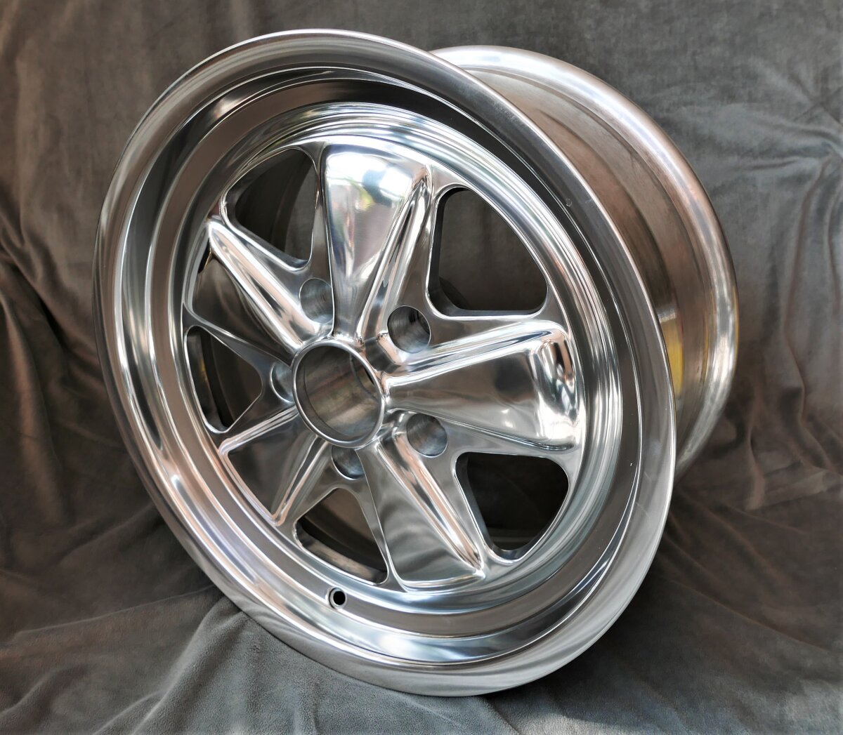 Maxilite 5-Spoke Style 8x17 – Porsche 911 Turbo 3.0