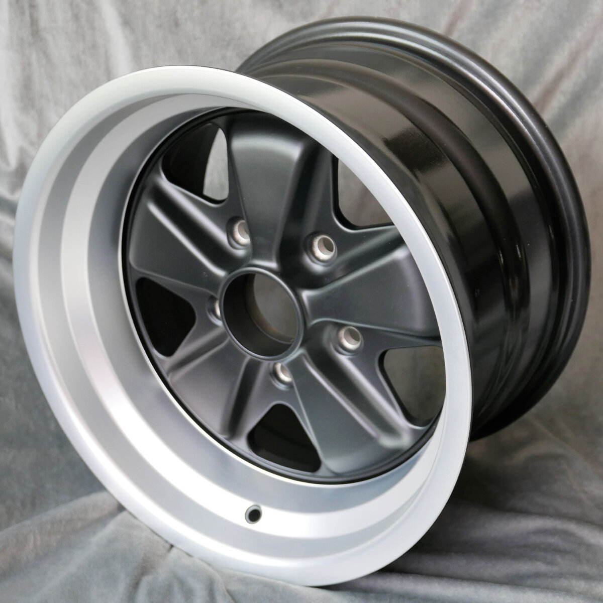 Maxilite 5-Spoke Style 9x15 – Porsche 911 Carrera 2.7/3.0/3.2