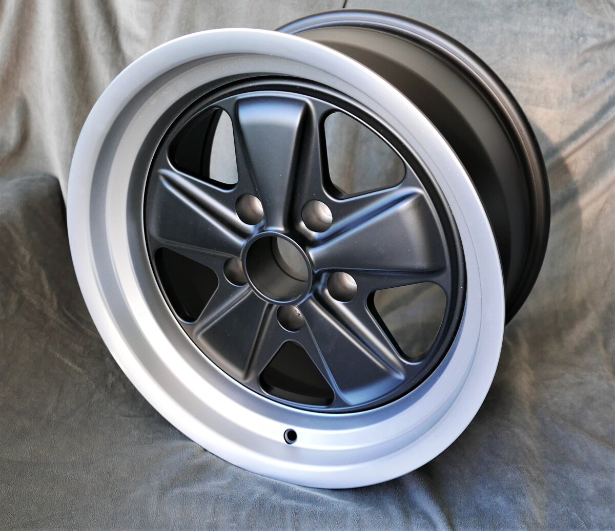 Maxilite 5-Spoke Style 9x17 – Porsche 911 Turbo 3.0
