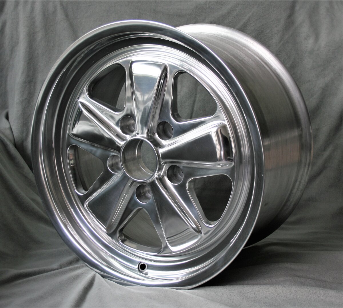 Maxilite 5-Spoke Style 9x17 – Porsche 993