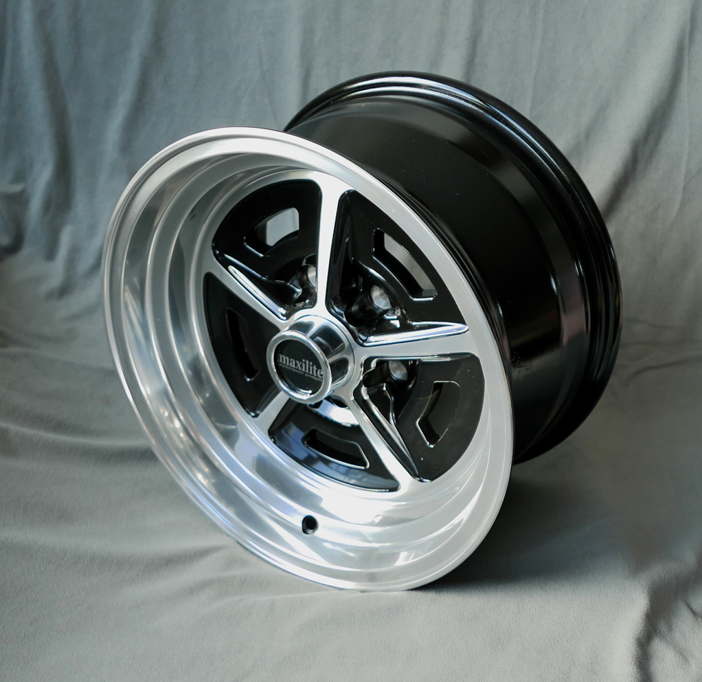 Maxilite Magnum 500 Style 8x15 – chryslertown & country -1972