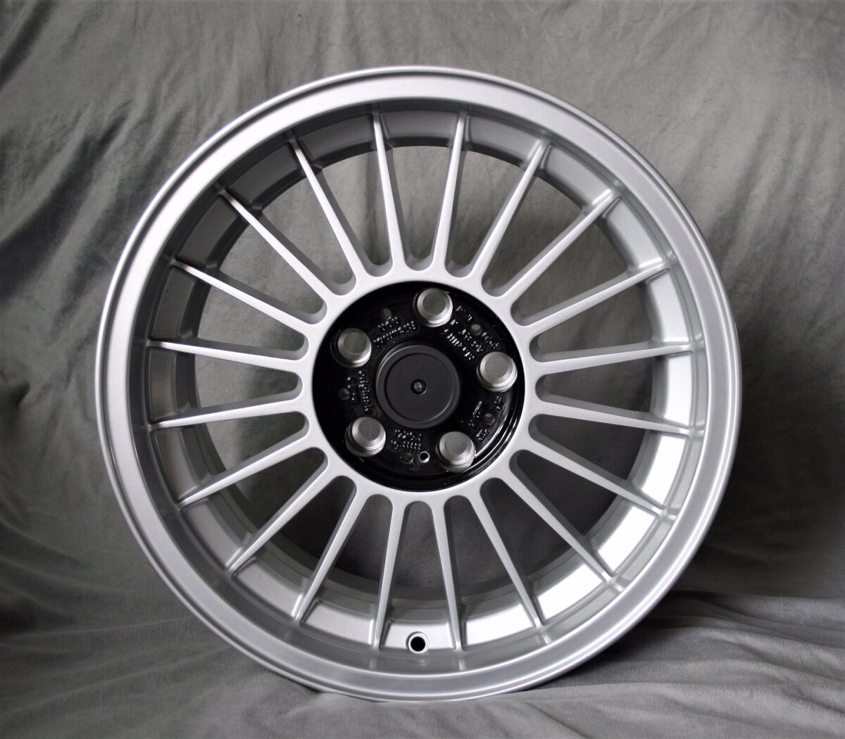 Maxilite Spoke Style 9x17 – BMW 7er E32