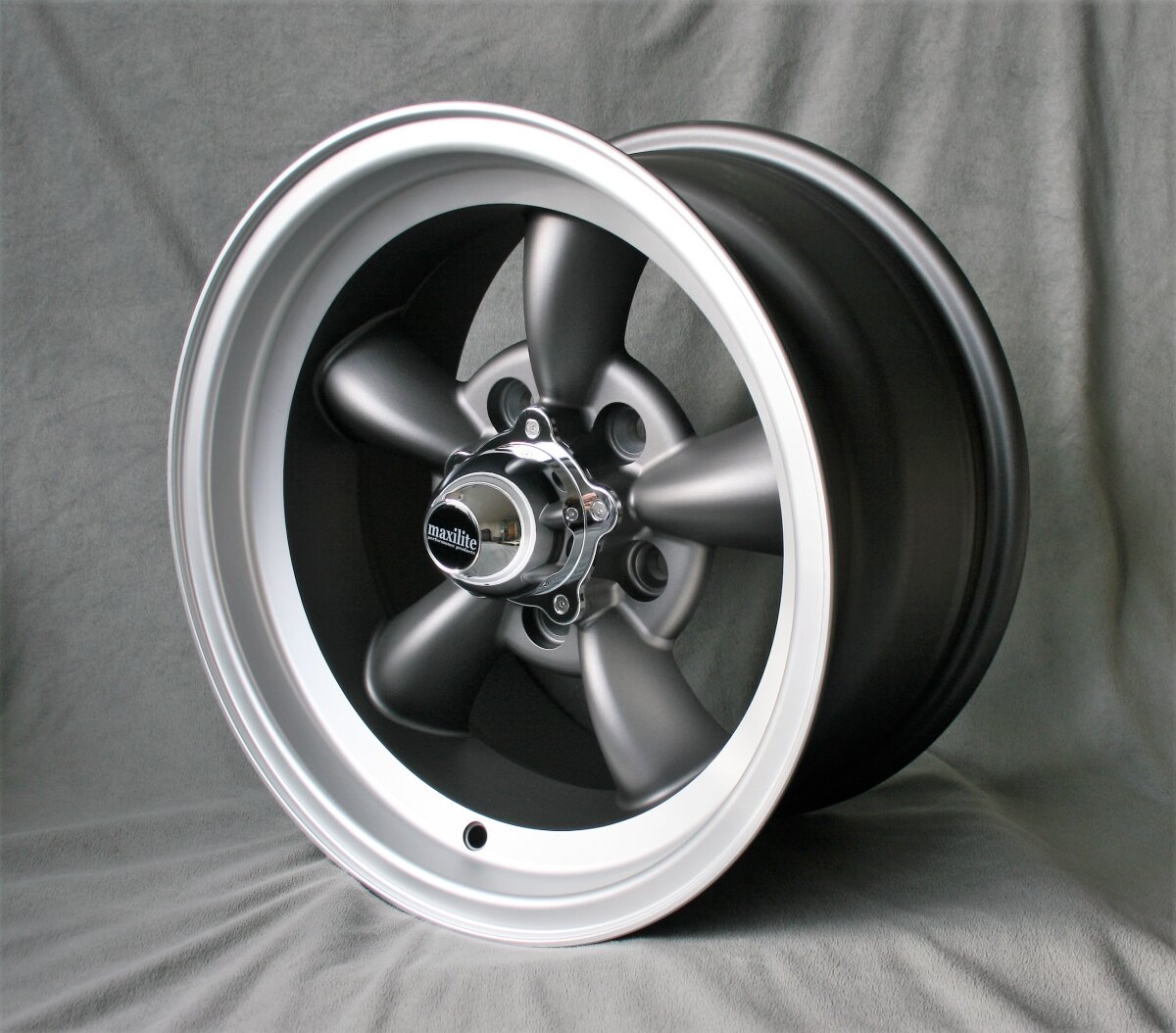 Maxilite Torque Thrust Style 8x15 – chryslertown & country -1972
