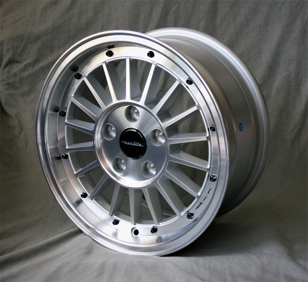Maxilite Working Class Hero Style 7x15 – Mercedes W123