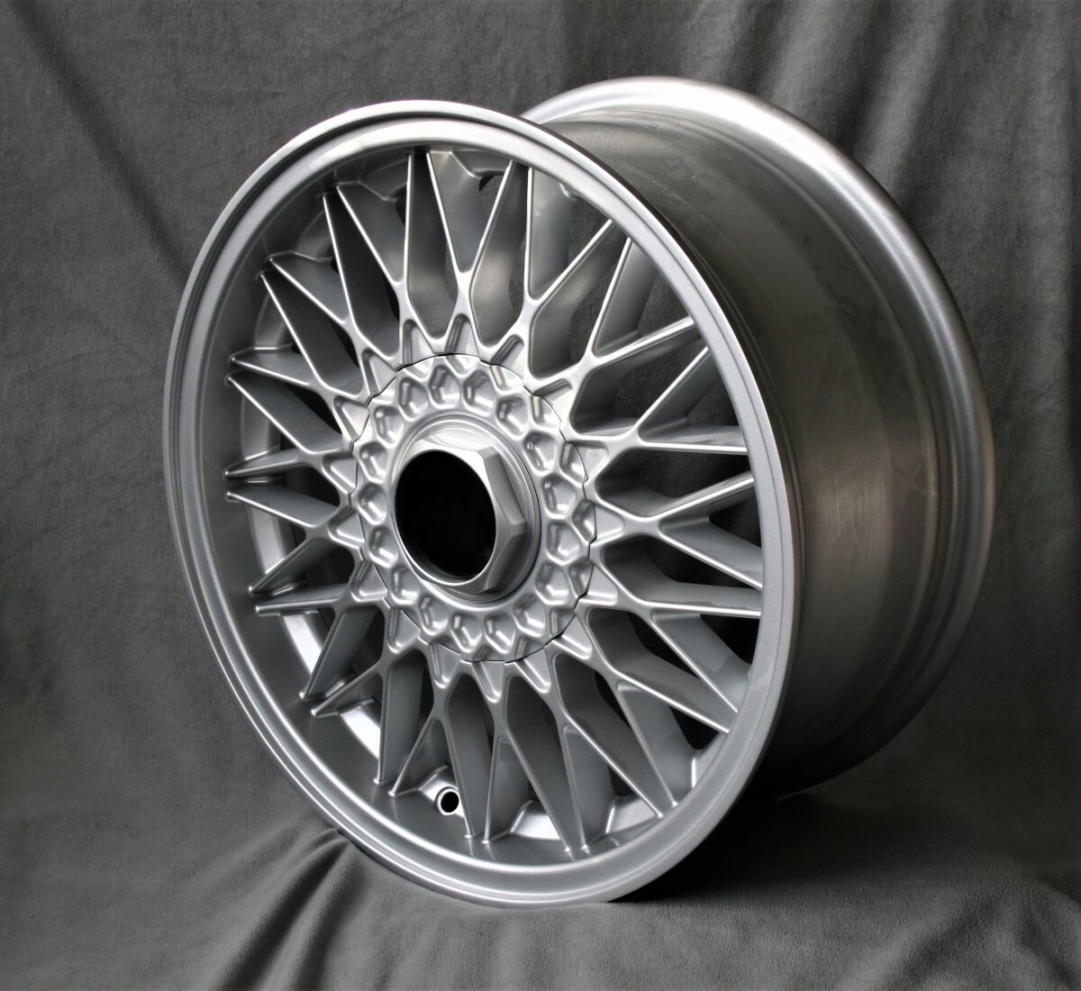 Maxilite x spoke Style, 7x16 BMW 5er E34